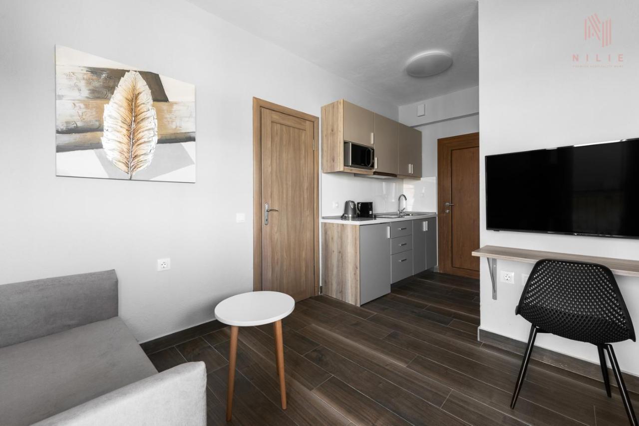 Ultima Summer Residence, Nilie Hospitality Mgmt Áfitosz Kültér fotó